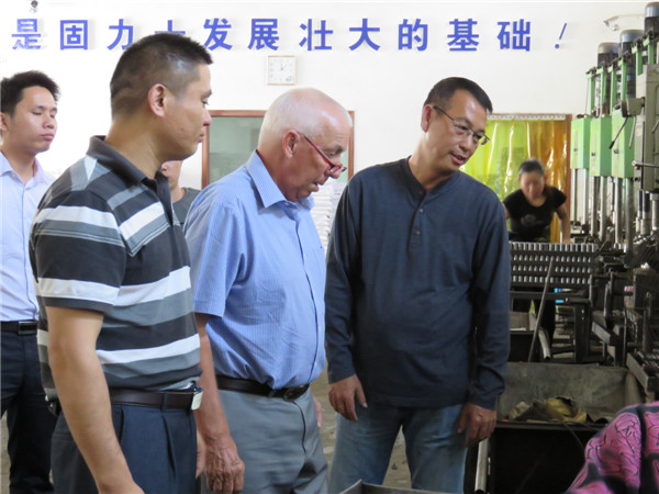 外商考察固力士鋼筋套筒生產(chǎn)基地